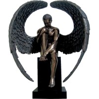 Αγγελος λυπημένος, γυμνός με φτερά καθισμένος σε βάση (Μπρούτζινο άγαλμα 66εκ.)