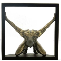 Γυμνός γονατιστός άνδρας σε τετράγωνη κορνίζα ( Αγαλμα Ηλεκτρόλυσης Μπρούτζου  20,5x20.5x13.5εκ.)